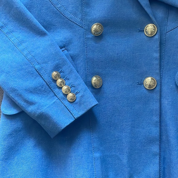 Blazer - Picture 3 of 6